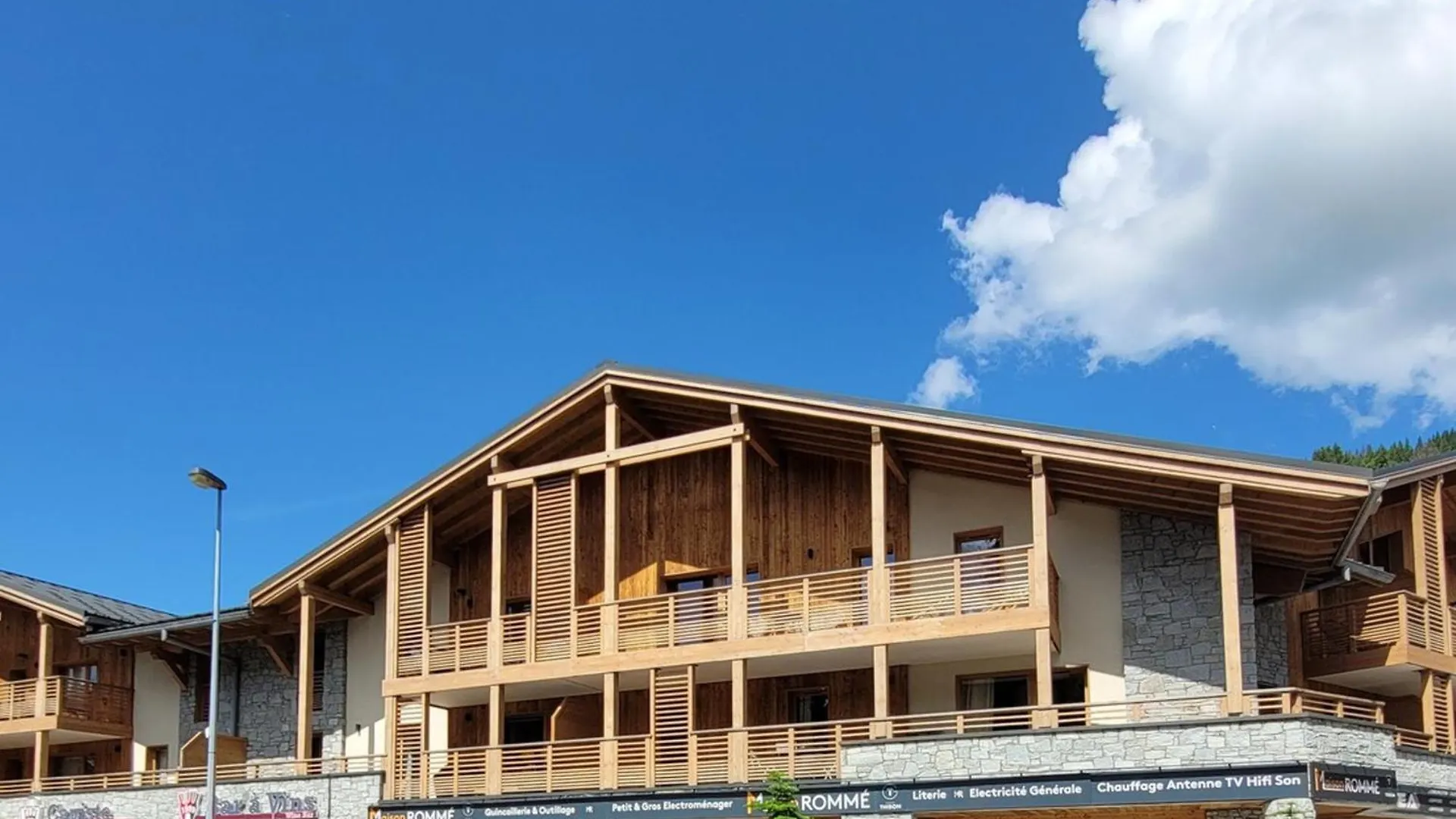 Appartement De Prestige Aux Gets, Terrasse Et Acces Immediat Aux Pistes Et Commerces - Fr-1-598-121 Les Gets